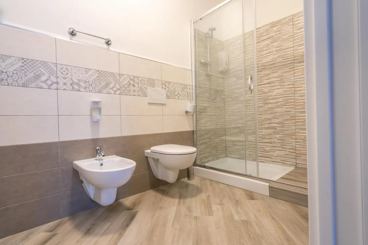 Domoblu Camere In Centro Tortoli Guest house