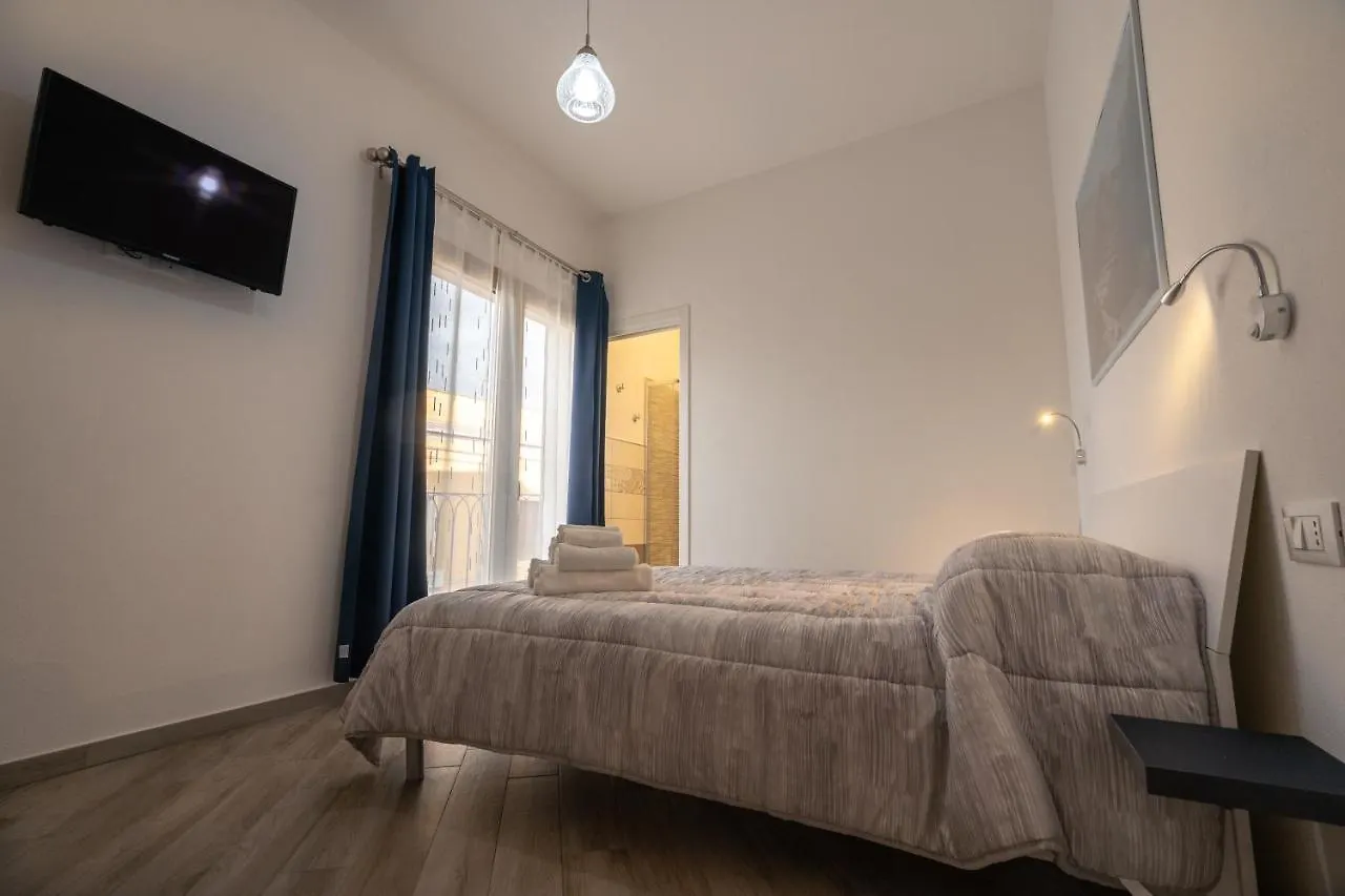 Domoblu Camere In Centro Tortoli Guest house