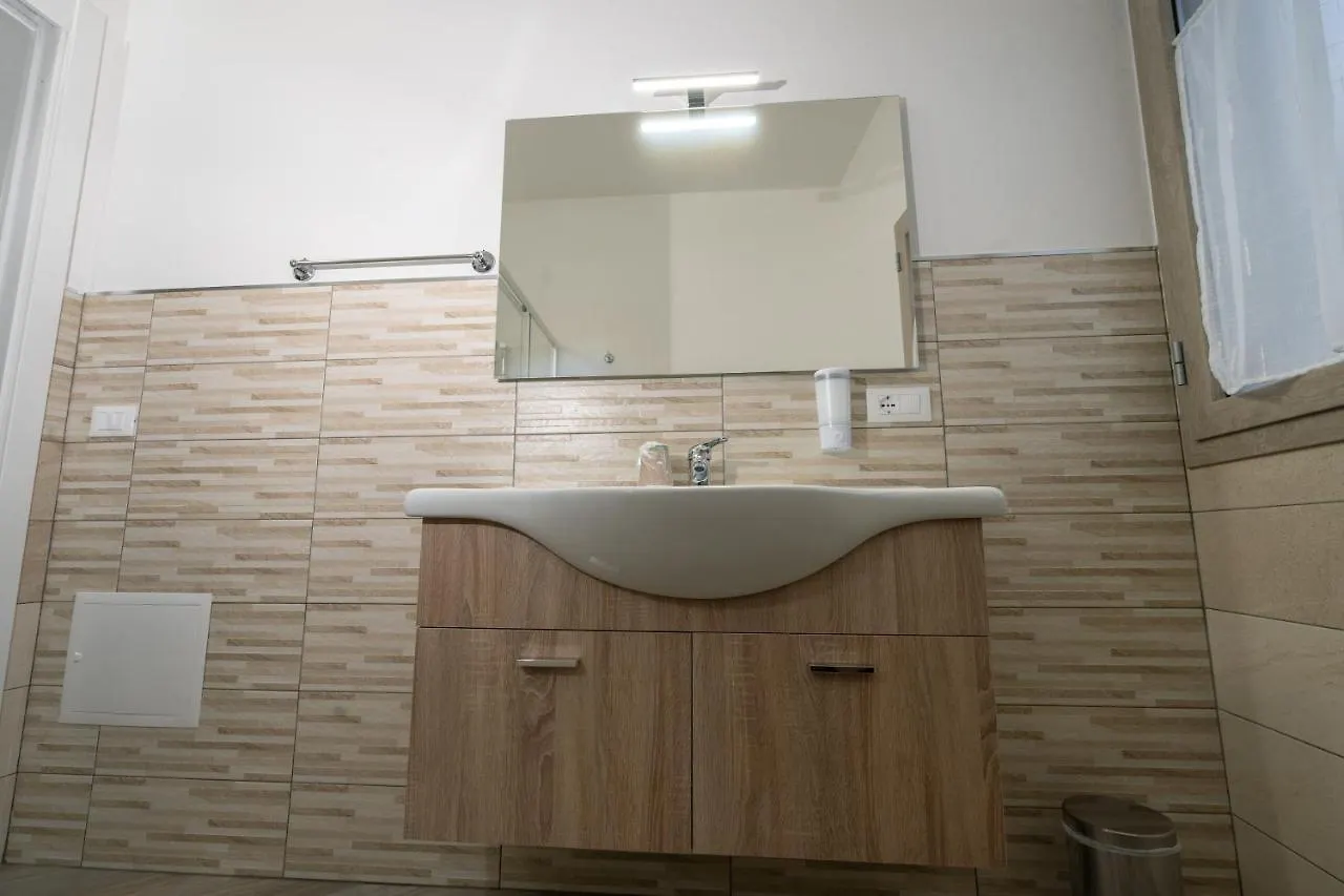 Domoblu Camere In Centro Tortoli 0*,