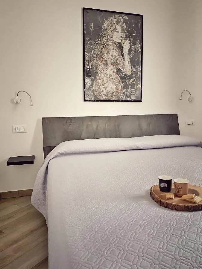 Domoblu Camere In Centro Tortoli Guest house