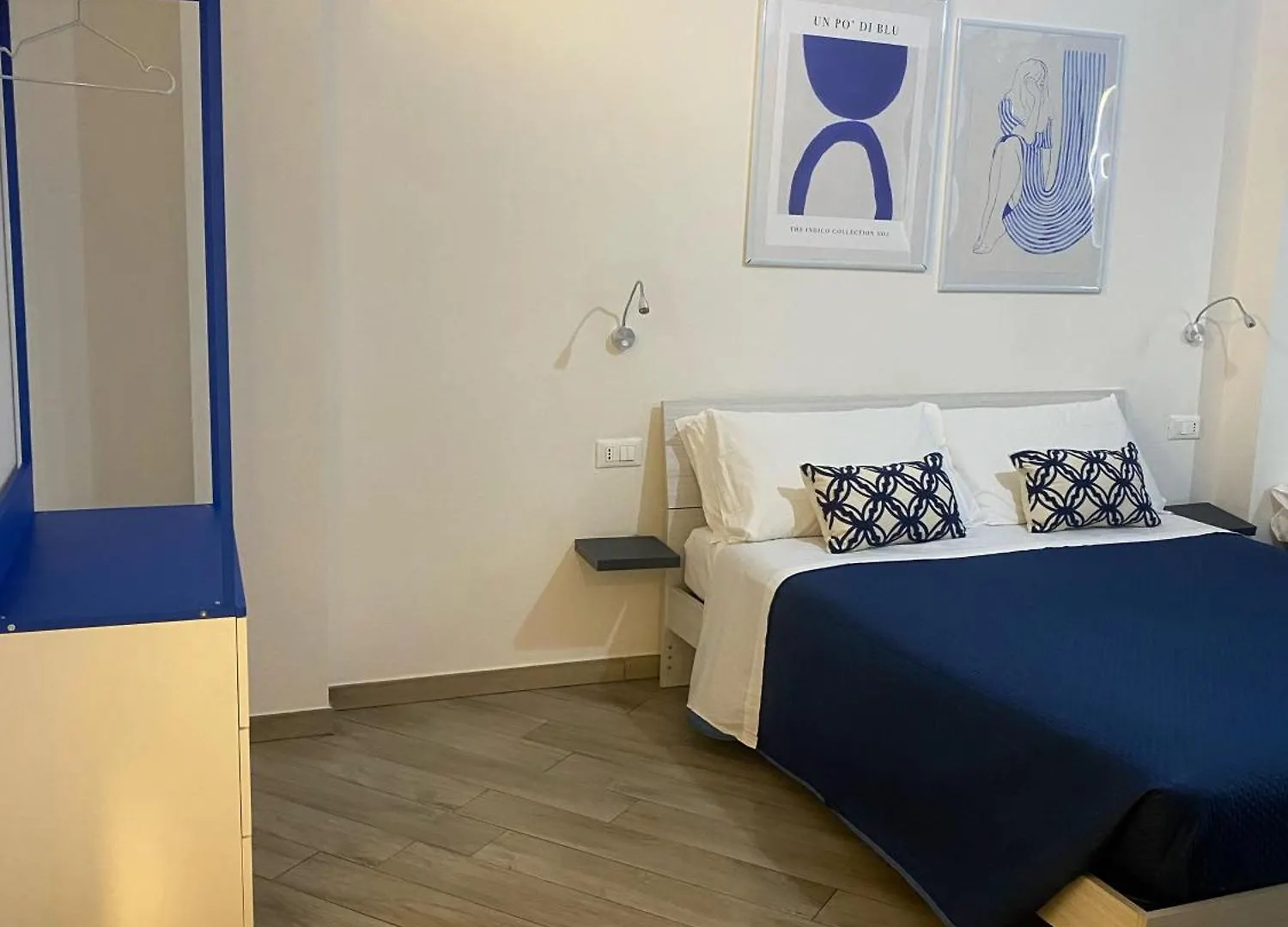 Domoblu Camere In Centro contacts