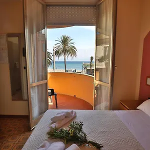  Hotel Xxv Aprile Casa Per Ferie Italia
